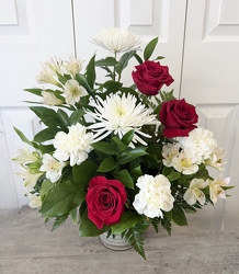 Classic Remembrance from Aladdin's Floral in Idaho Falls